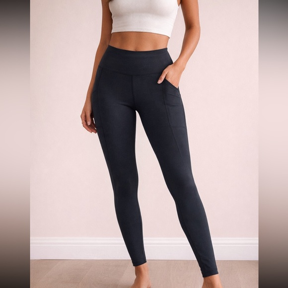 aerie Pants - Aerie OFFLINE Black Soft Buttery Yoga Leggings w/ Pockets Size XSmall | Like New